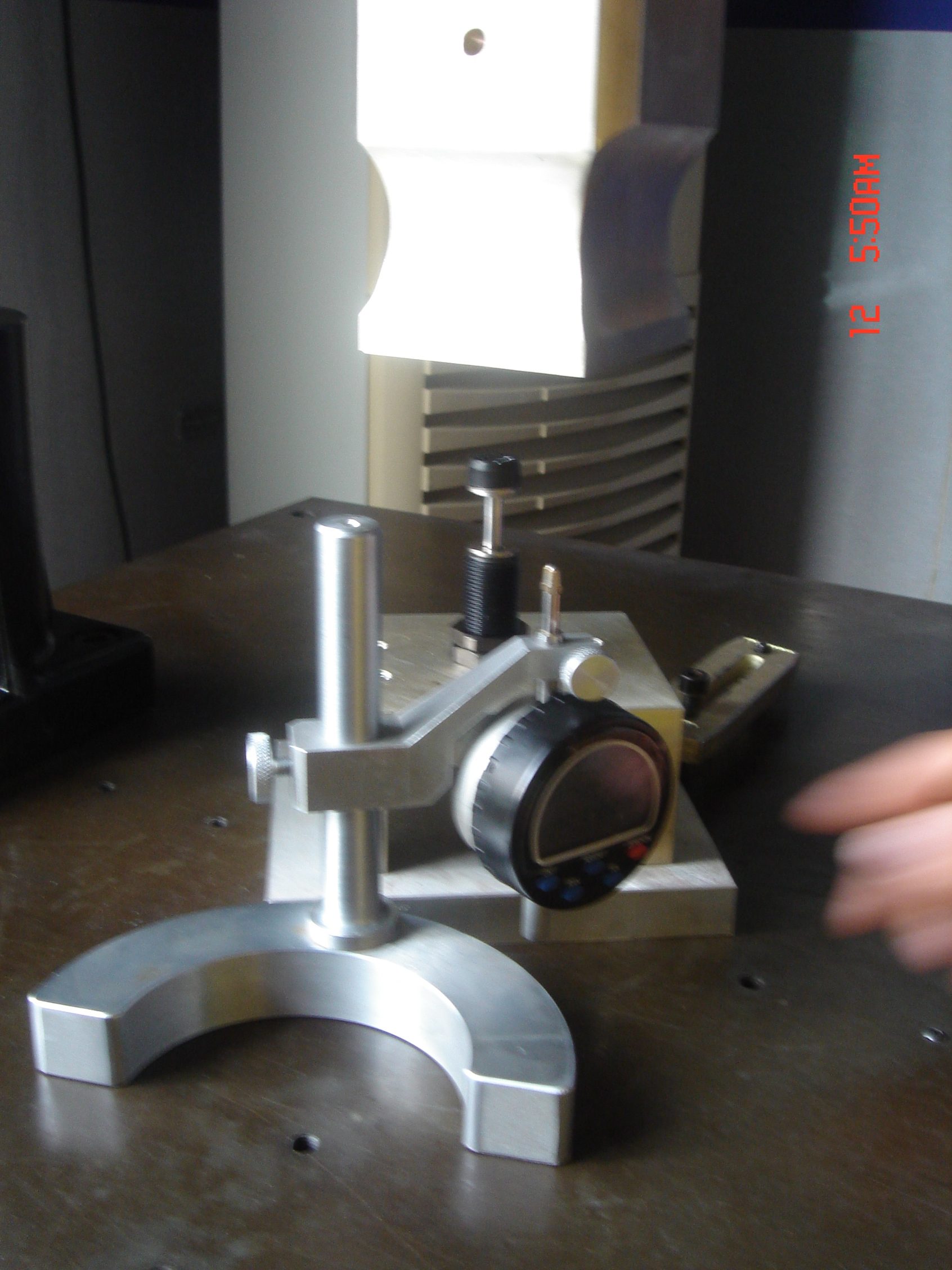 Amplitude measurement instrument