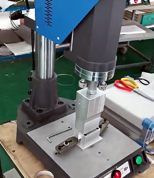 Ultrasonic press in production