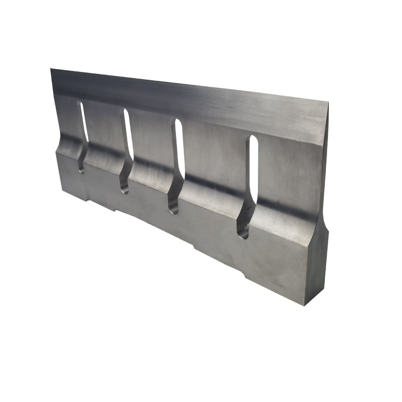 Slotted titanium ultrasonic food cutting blade