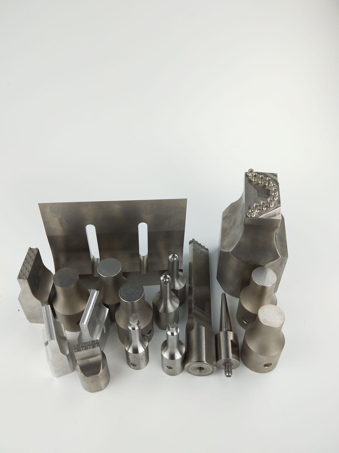 A set of ultrasonic welding horns in different shapes