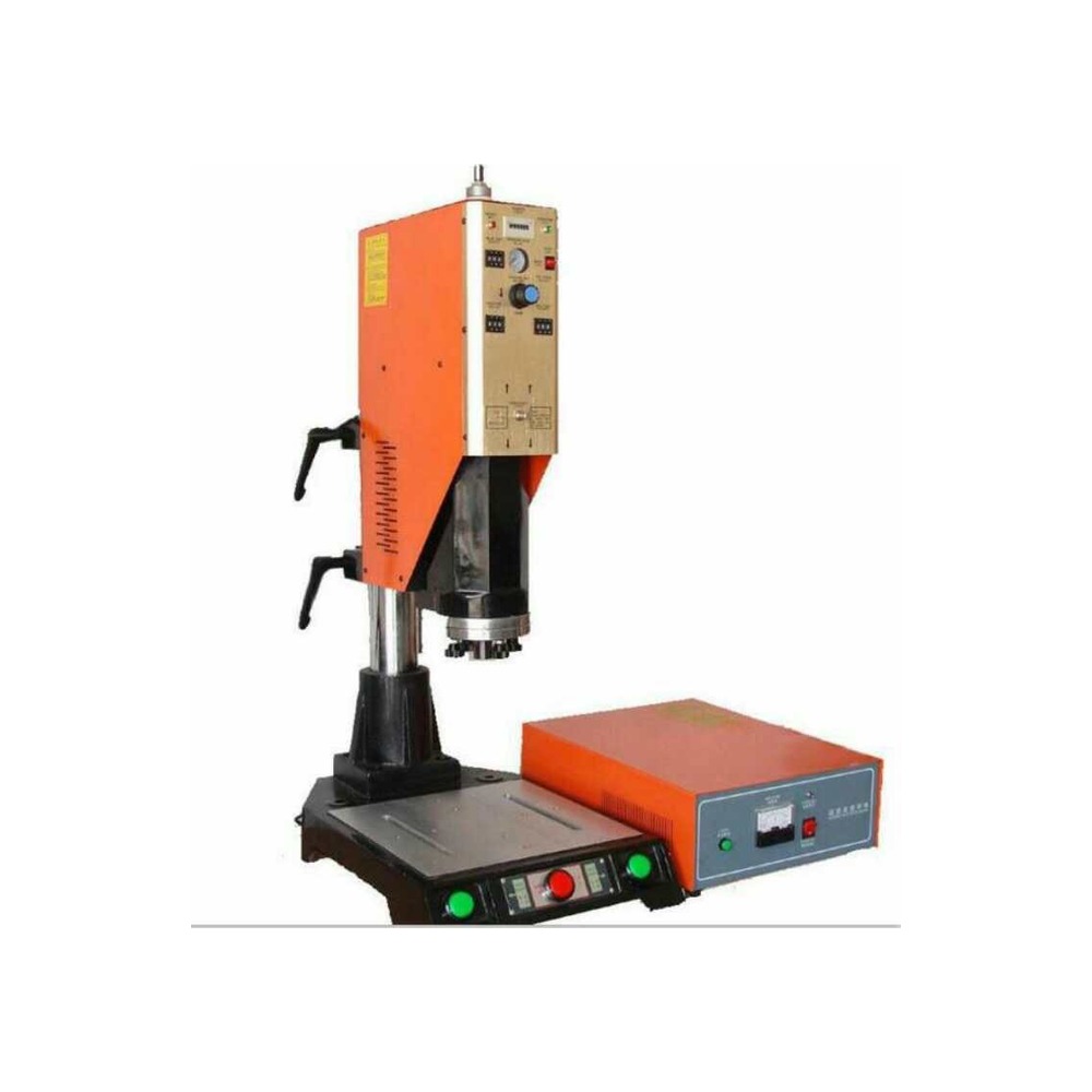 Ultrasonic plastic welding machine with its generator