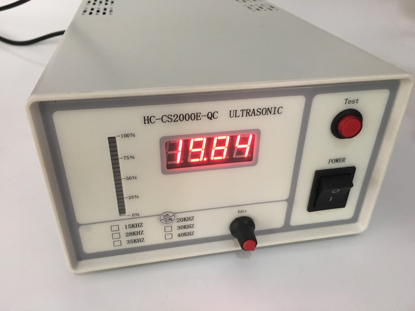 Generator display showing the tuned working frequency